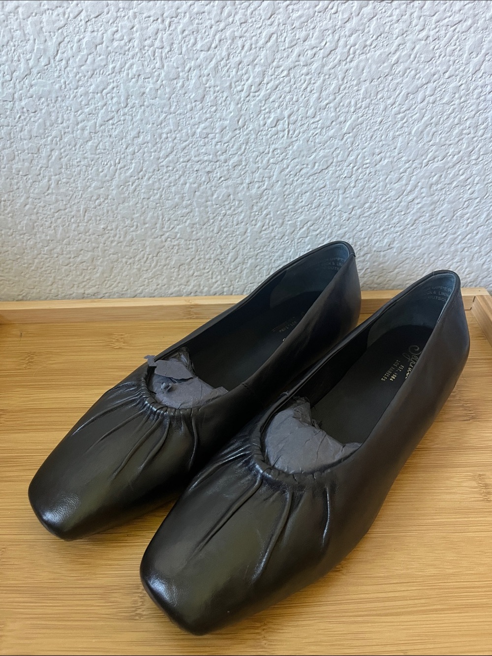 Seychelles Black Leather Gathered Toe Slip-On Flats